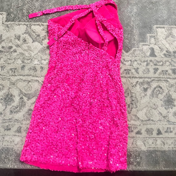 Sherri Hill dress size 0. missing a small patch of sequins on the front - Picture 2 of 2